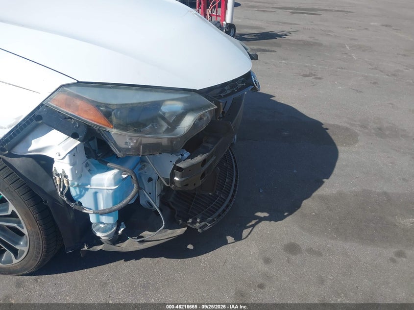 TOYOTA COROLLA - zdjęcie 18