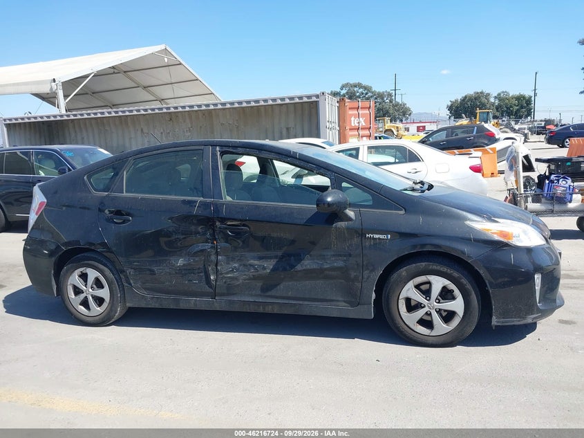 TOYOTA PRIUS - zdjęcie 13
