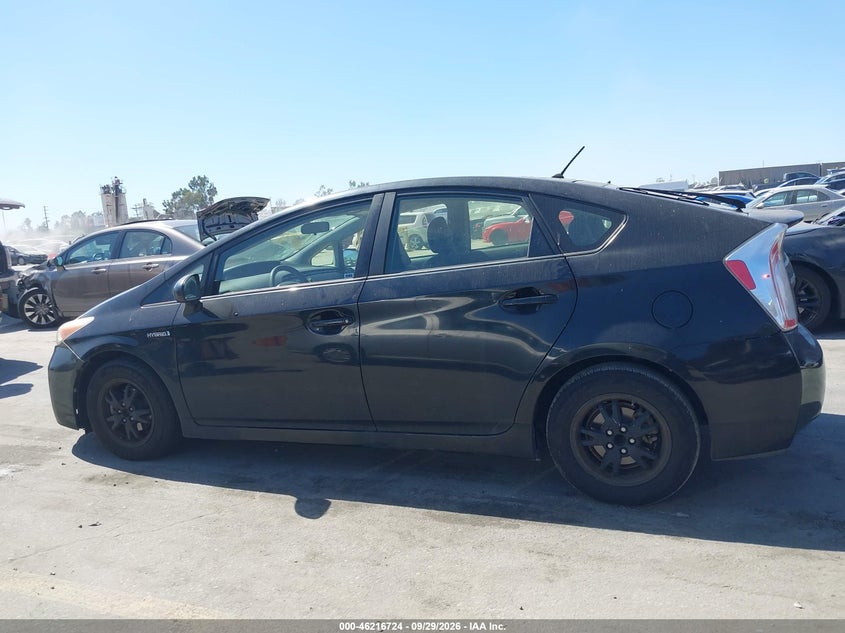 TOYOTA PRIUS - zdjęcie 14