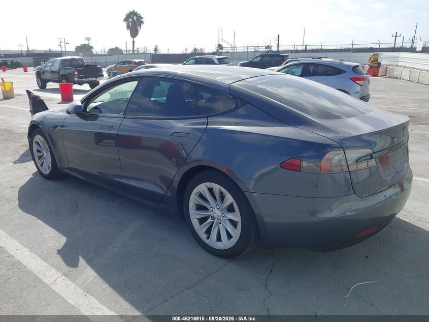 Photo 3 - TESLA MODELO S