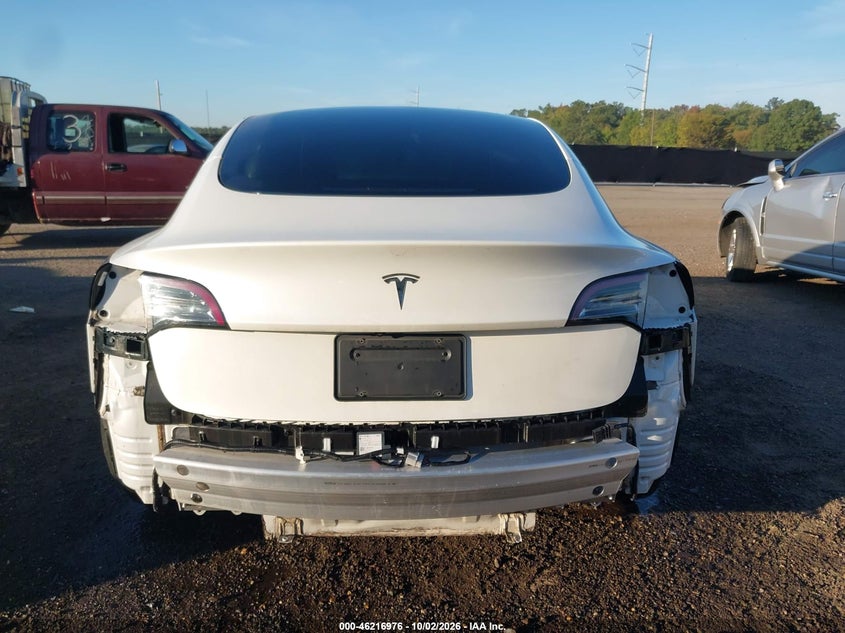 TESLA MODEL 3 - zdjęcie 16