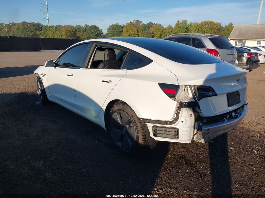 TESLA MODEL 3 - zdjęcie 3