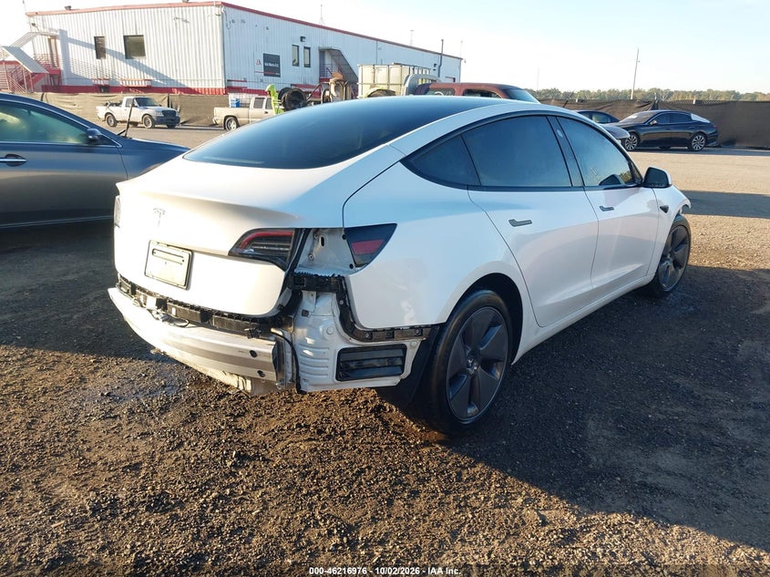 TESLA MODEL 3 - zdjęcie 4