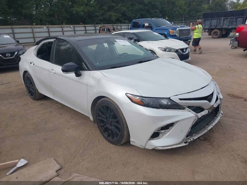 TOYOTA CAMRY - zdjęcie 1
