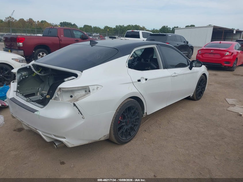 TOYOTA CAMRY - zdjęcie 4