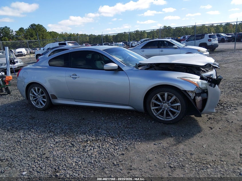 2011 INFINITI G37 JOURNEY · Фото 13