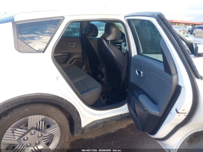 2025 KIA K4 LX · Фото 8