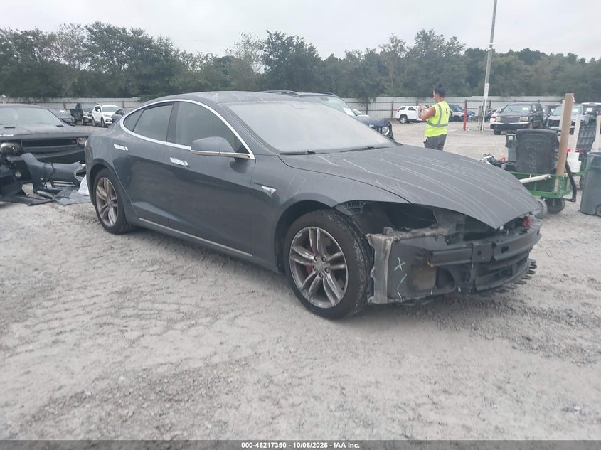 Vin: 5yjsa1h1xefp56968, lot: 46717273, tesla model s p85 2014 img_1