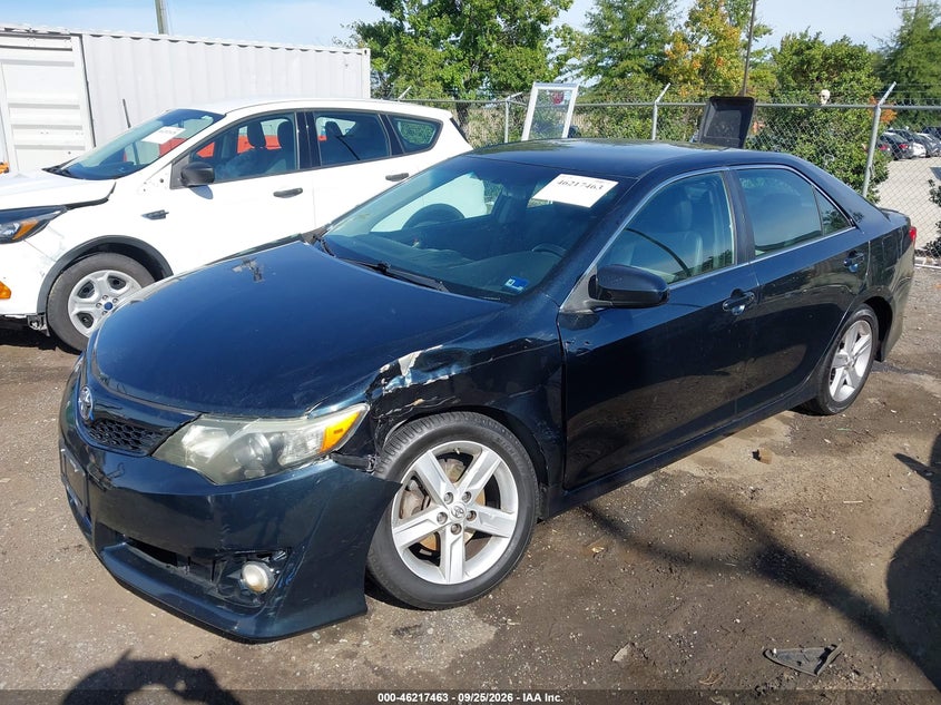 Vin: 4t1bf1fk7eu815975, lot: 46717386, toyota camry se 20142