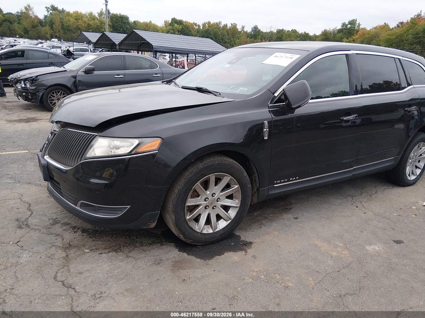 Photo 2 - LINCOLN MKT
