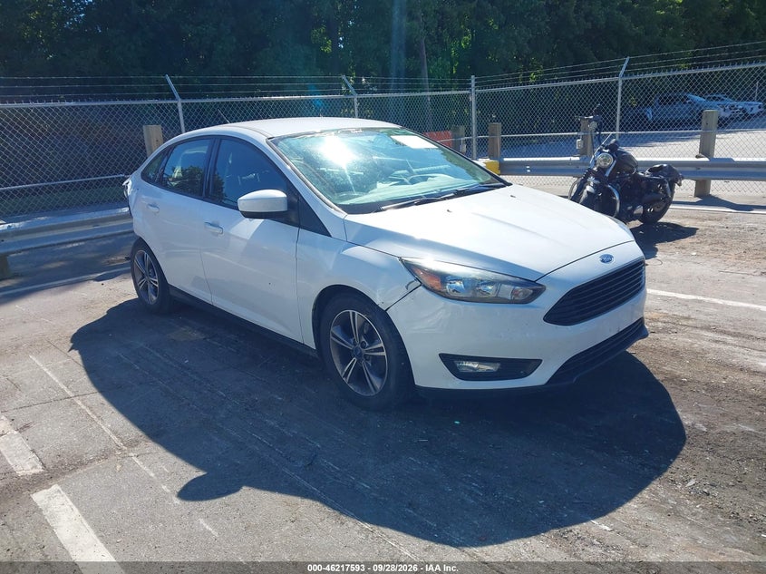 Vin: 1fadp3f29jl267702, lot: 46717516, ford focus se 2018 img_1