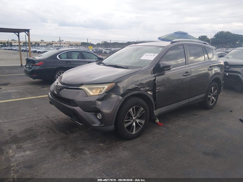 2017 Toyota Rav4 Xle, Оба бока, IAAI, VIN 2T3WFREV7HW391348 — фото 2