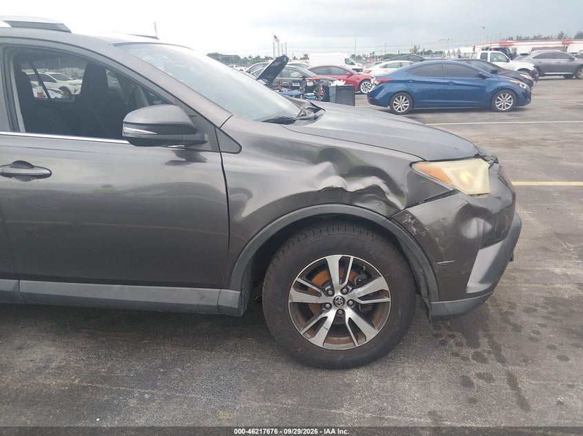 TOYOTA RAV4 - zdjęcie 17