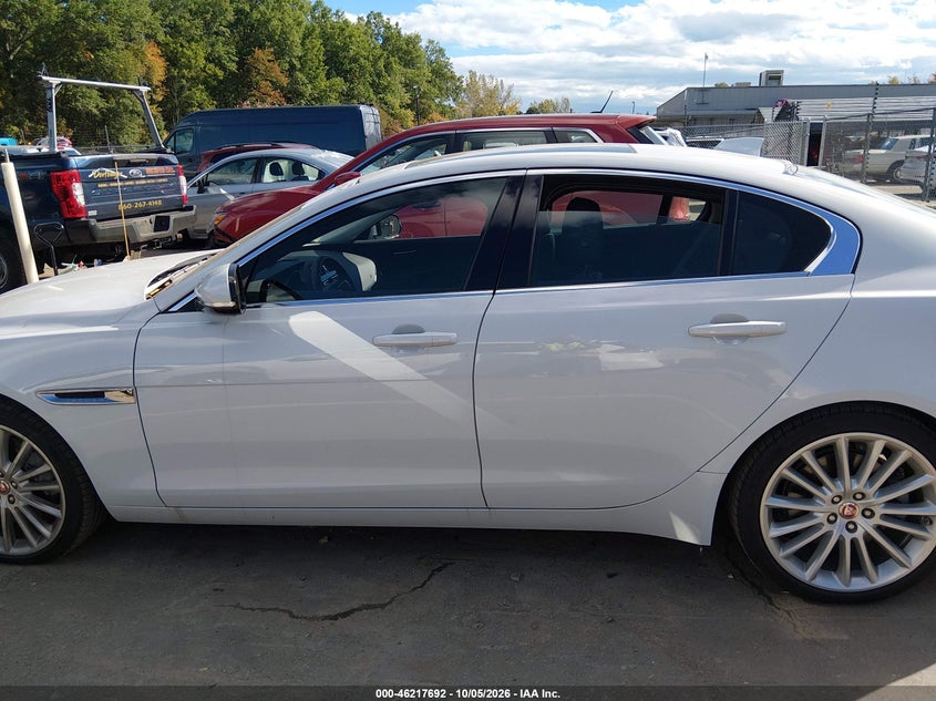 JAGUAR XE - zdjęcie 15