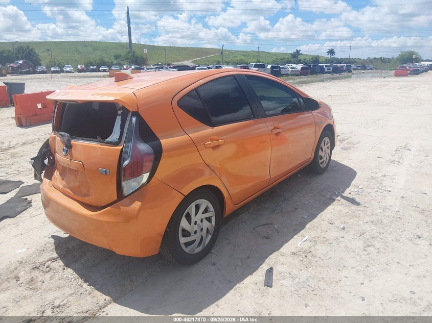 TOYOTA PRIUS C - zdjęcie 4