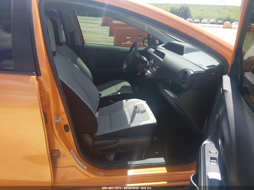 TOYOTA PRIUS C - zdjęcie 5