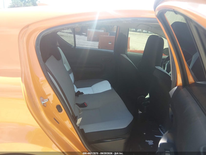 TOYOTA PRIUS C - zdjęcie 8