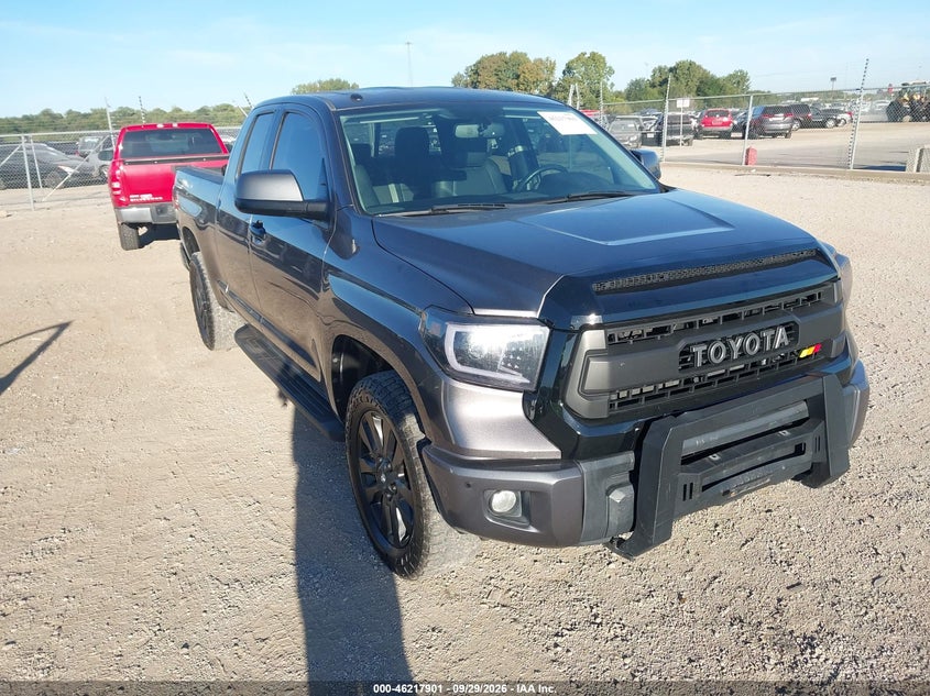 TOYOTA TUNDRA - zdjęcie 1