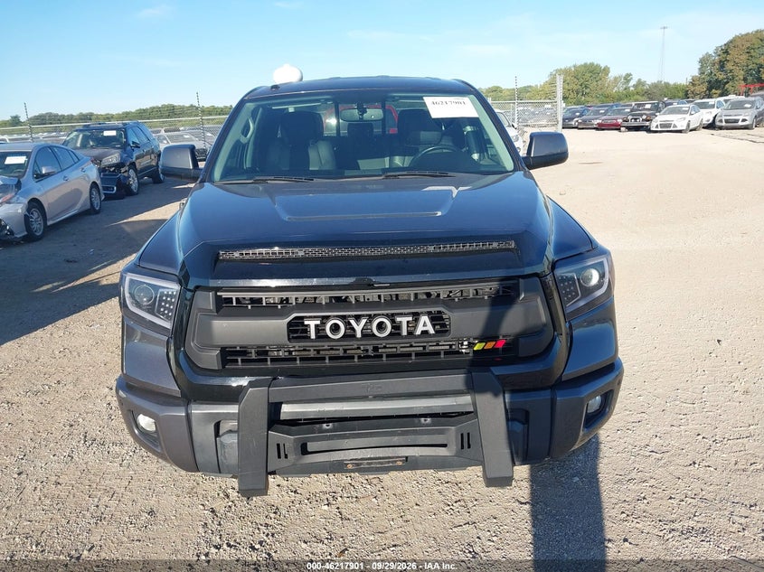 TOYOTA TUNDRA - zdjęcie 12