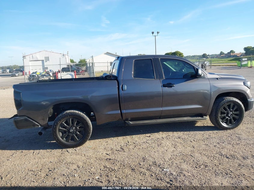 TOYOTA TUNDRA - zdjęcie 13