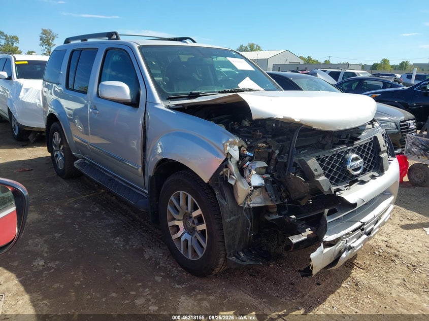 2010 NISSAN PATHFINDER LE