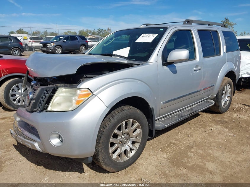 2010 NISSAN PATHFINDER LE · Фото 2