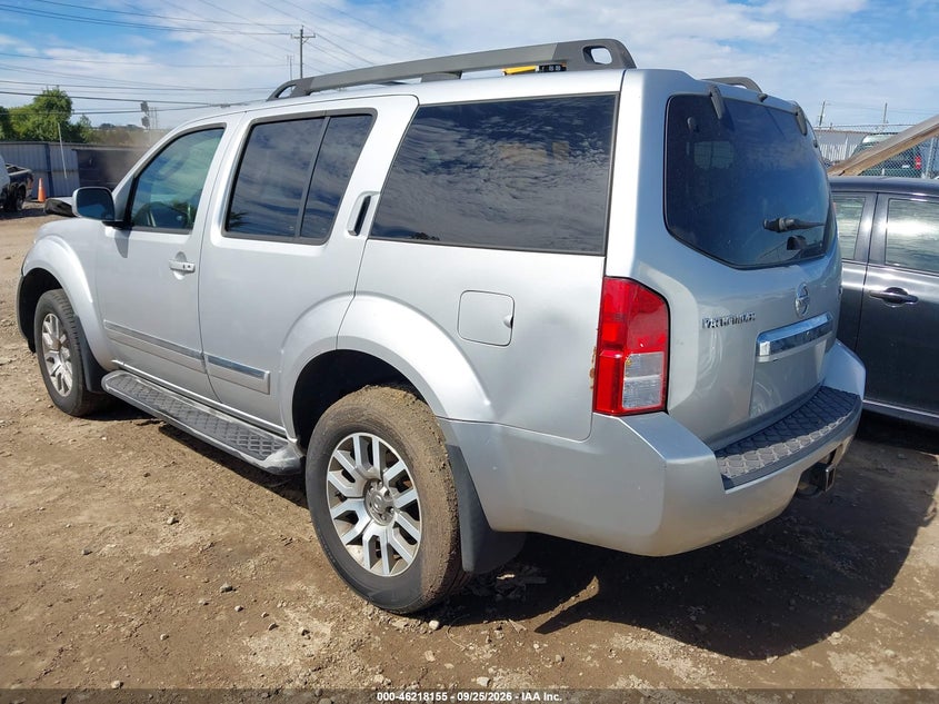 2010 NISSAN PATHFINDER LE · Фото 3