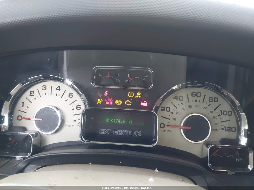 FORD EXPEDITION 2011 VIN 1FMJU1J58BEF57233