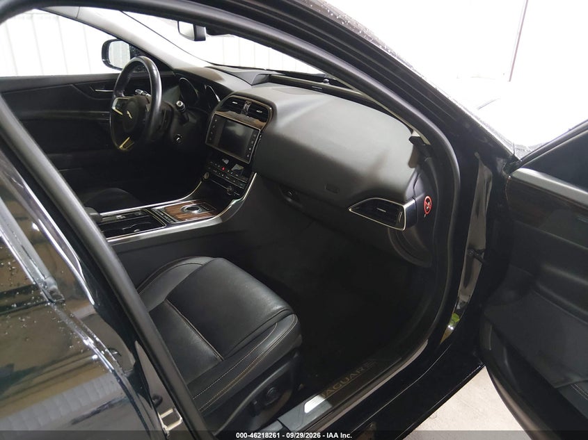 JAGUAR XE - zdjęcie 5
