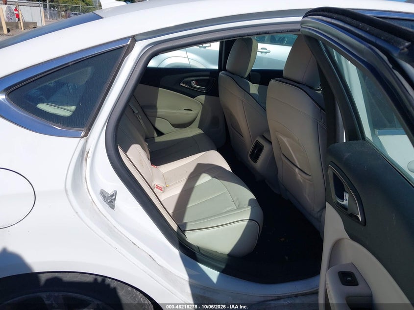 CHRYSLER 200 2015 VIN 1C3CCCEGXFN551032