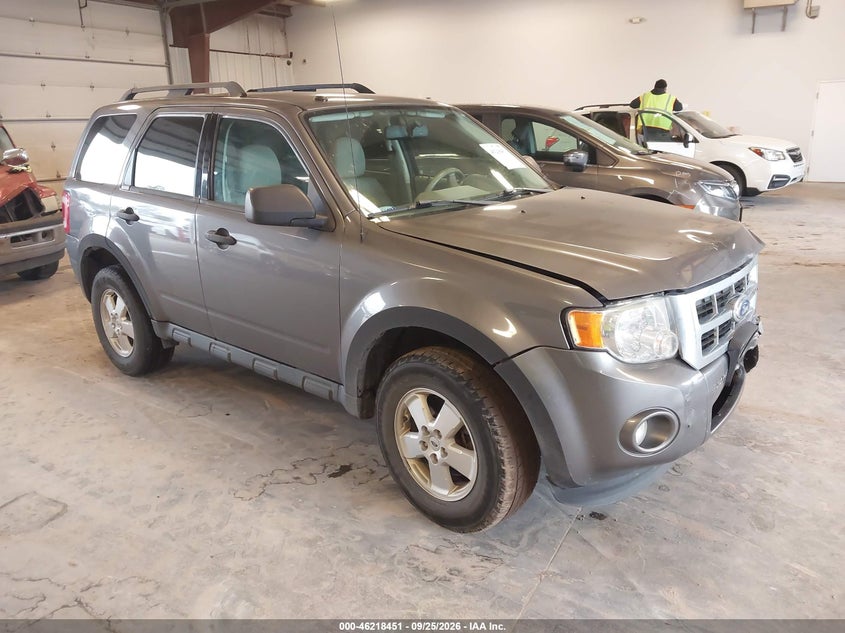 Vin: 1fmcu0dg0bkc71118, lot: 46718374, ford escape xlt 2011 img_1