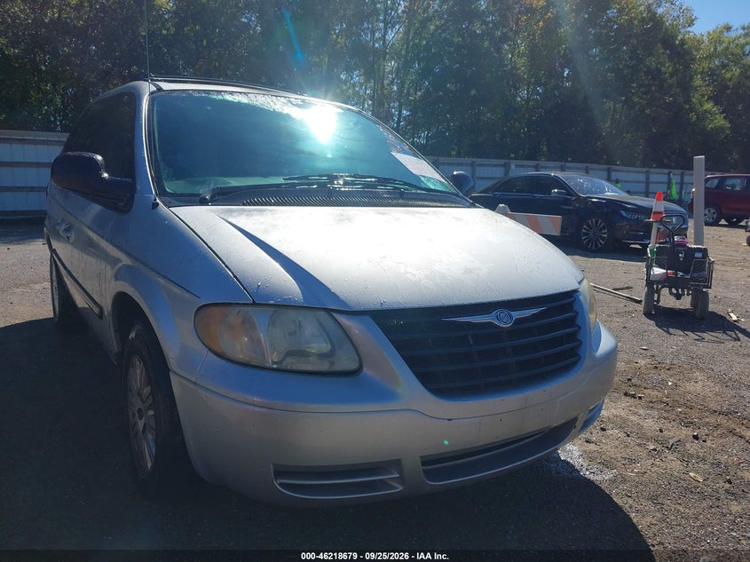 CHRYSLER TOWN & COUNTRY 2005 VIN 1C4GP45R15B352427