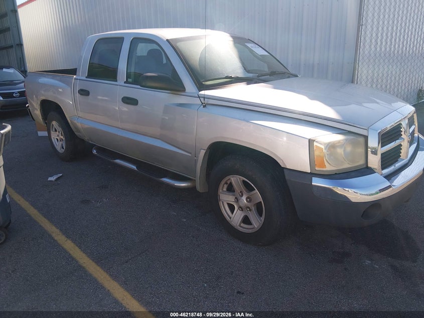 2005 DODGE DAKOTA SLT