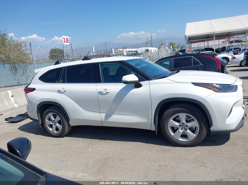 TOYOTA HIGHLANDER - zdjęcie 13