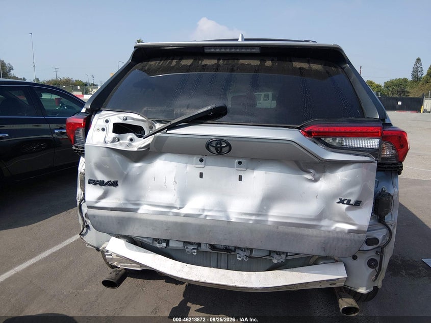 TOYOTA RAV4 - zdjęcie 17