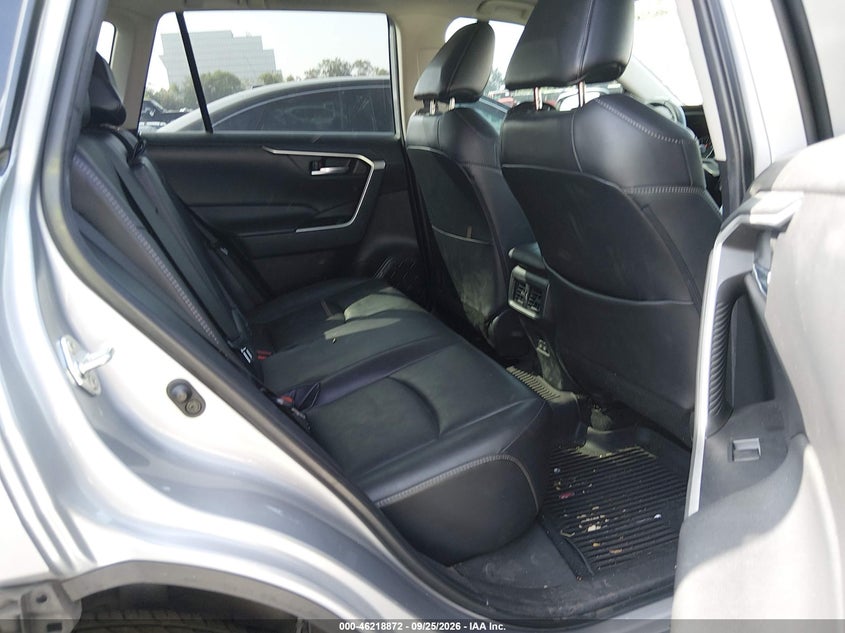 TOYOTA RAV4 - zdjęcie 8