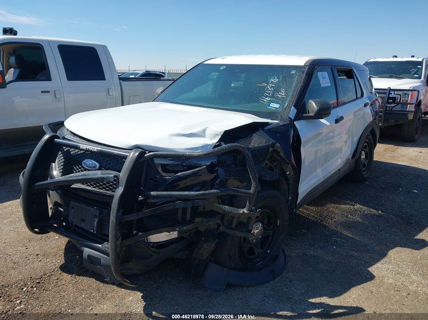 2023 Ford Police Interceptor Utility, Front End, IAAI, VIN 1FM5K8AB6PGA79332 — photo 2