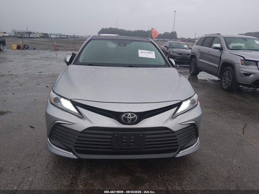 TOYOTA CAMRY - zdjęcie 13