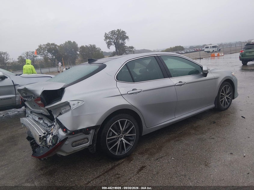 TOYOTA CAMRY - zdjęcie 4