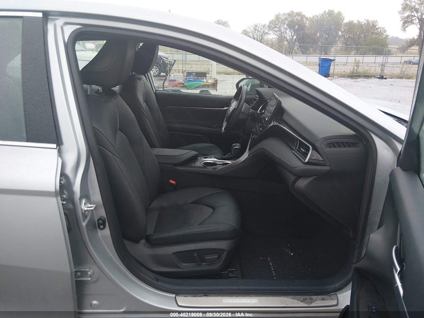 TOYOTA CAMRY - zdjęcie 5