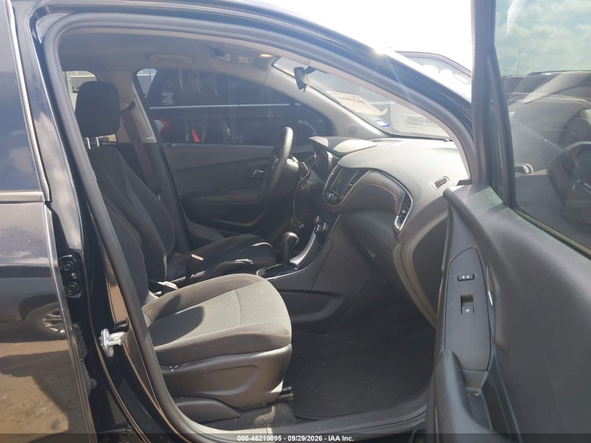 2019 CHEVROLET TRAX LS · Фото 5