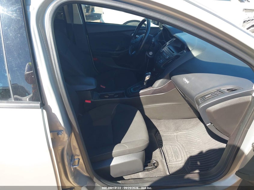 FORD FOCUS 2016 VIN 1FADP3F22GL365446