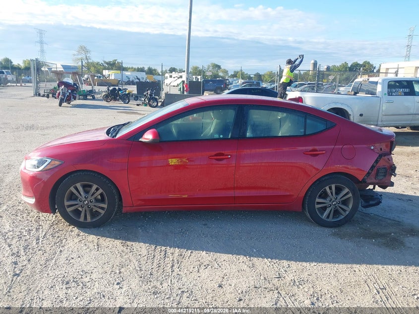 2018 HYUNDAI ELANTRA SEL · Фото 14