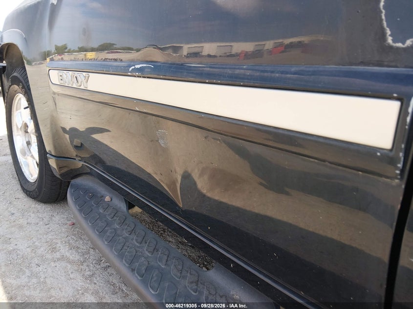 2005 GMC ENVOY auction photo 6