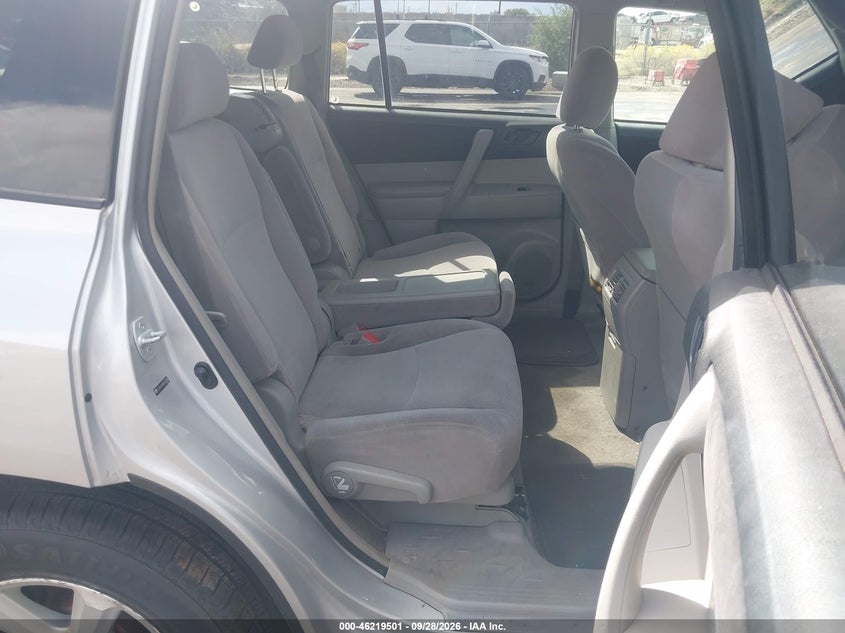 2008 TOYOTA HIGHLANDER auction photo 8