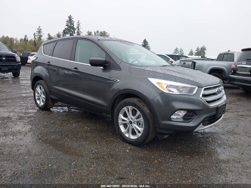 Vin: 1fmcu9gd5hue18486, lot: 46719506, ford escape se 20171