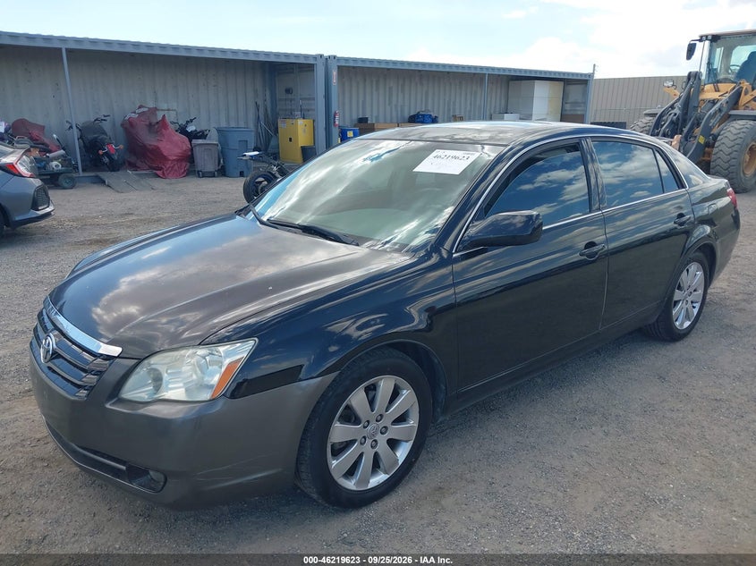2005 TOYOTA AVALON auction photo 2