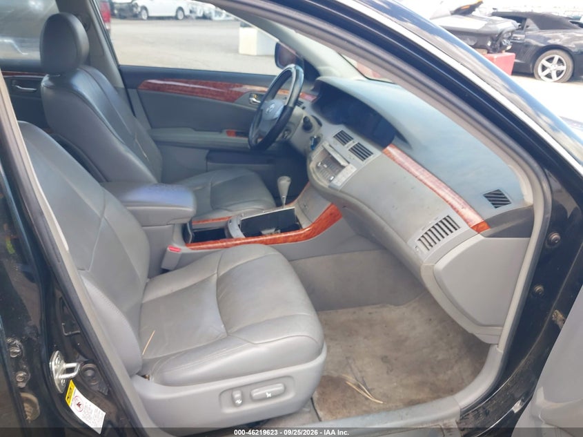 2005 TOYOTA AVALON auction photo 5