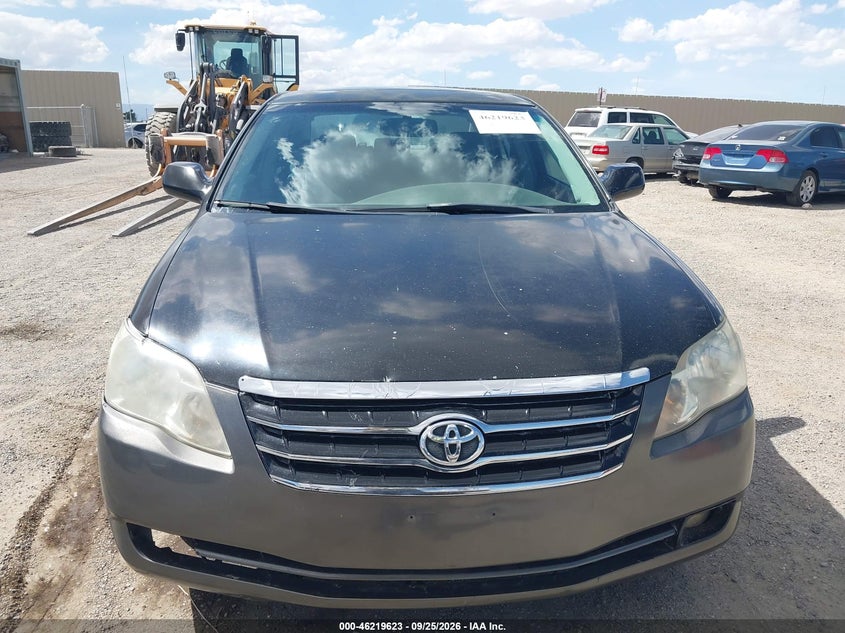 2005 TOYOTA AVALON auction photo 6