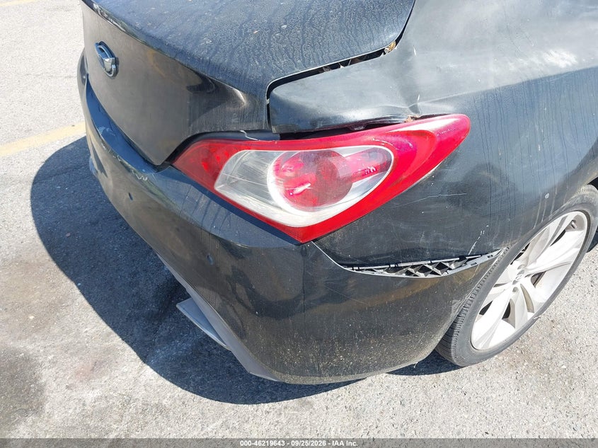 HYUNDAI GENESIS 2010 VIN KMHHU6KHXAU024843